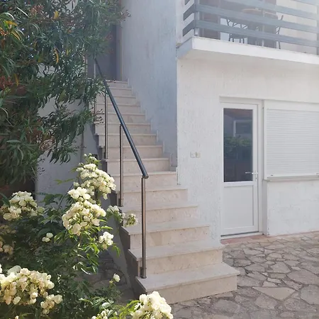 Suhi Brod Apartment Medulin