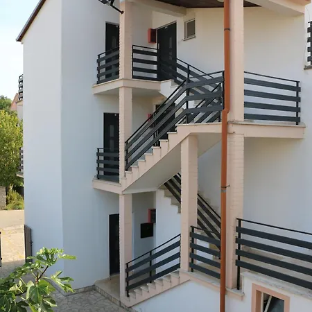 Suhi Brod Apartment *