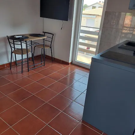 Suhi Brod Apartamento