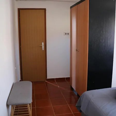 Suhi Brod Apartment *