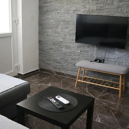 Suhi Brod Apartment *